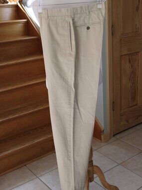 LL Bean Classic Fit Men pants Stright Leg W32/L31 Flat Khaki Straight Leg Cotton
